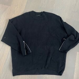 Tahari women’s Black Crewneck Sweater